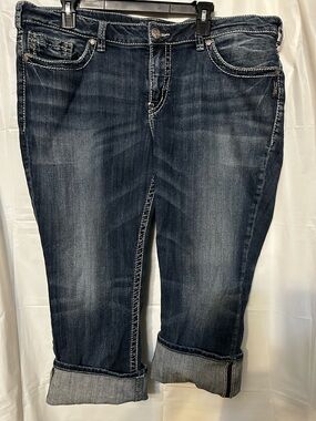 Silver jeans Suki cropped jeans size 20